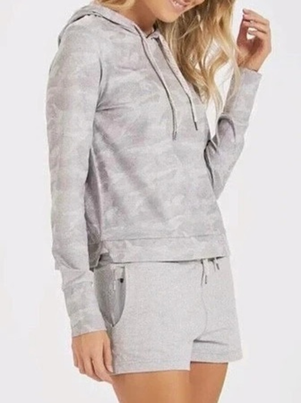 NWT Vuori Halo Essential Camo Drawstring Top Camo Hoodie in Gray Small NWT